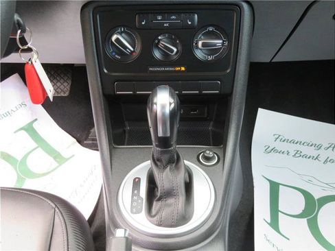 Used 2017 Volkswagen Beetle 1.8T image 7