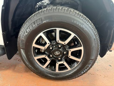 Used 2019 Toyota Tundra Limited AWD/4WD image 10