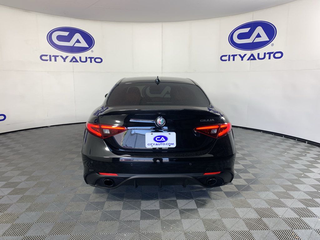 Used 2019 Alfa Romeo Giulia w/ Quick Order Package 22K Sport RWD image 4