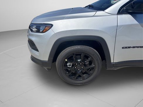New 2026 Jeep Compass Latitude image 9