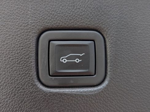 Used 2024 Chevrolet Blazer LT AWD/4WD image 4