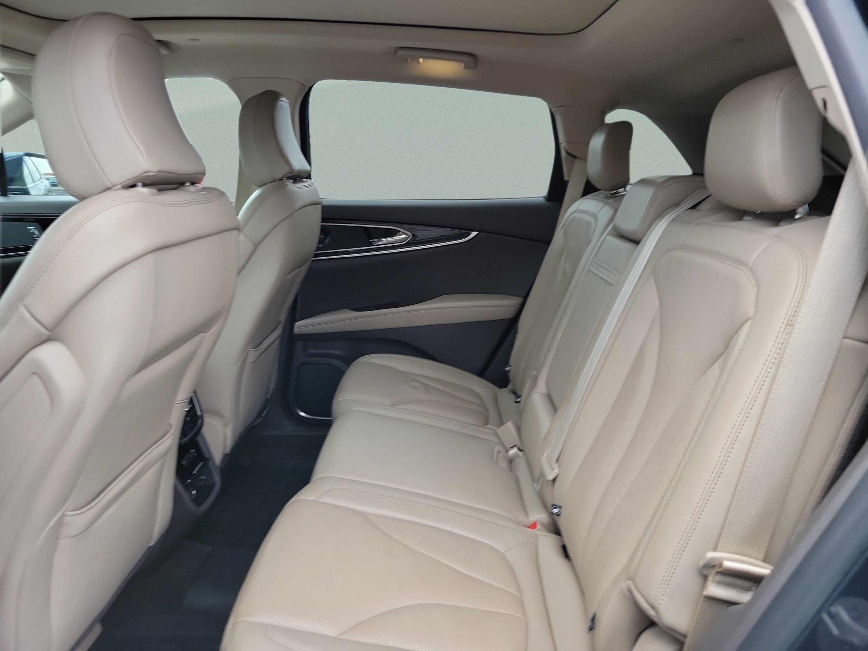 Used 2022 Lincoln Nautilus Reserve w/ Luxury Package FWD image 9