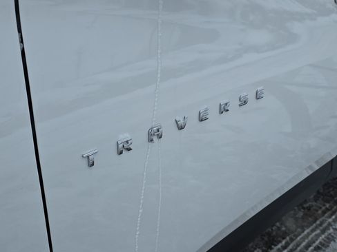 Certified 2023 Chevrolet Traverse LT w/ Rear Camera Mirror Package image 32