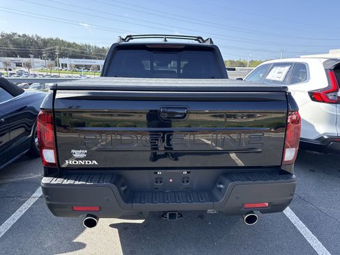 Used 2024 Honda Ridgeline Black Edition image 9