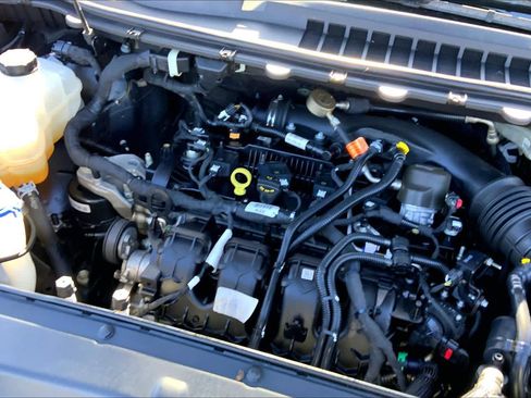 Certified 2024 Ford Edge SE w/ Black Appearance Package image 29