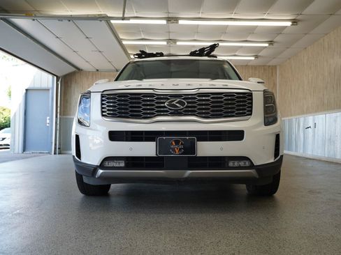 Used 2020 Kia Telluride SX w/ SX Prestige Package AWD/4WD image 3