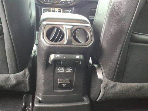 Used 2021 Jeep Wrangler Unlimited Sahara image 18