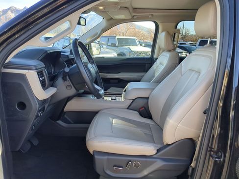 Used 2024 Ford Expedition Limited image 28