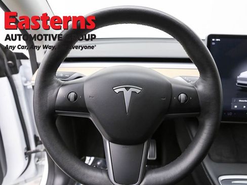 Used 2022 Tesla Model Y Long Range image 10