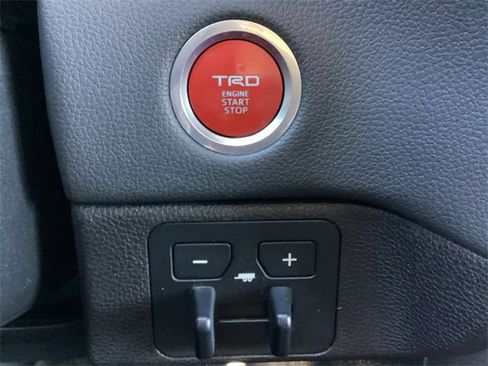 Used 2024 Toyota Tundra Limited image 24