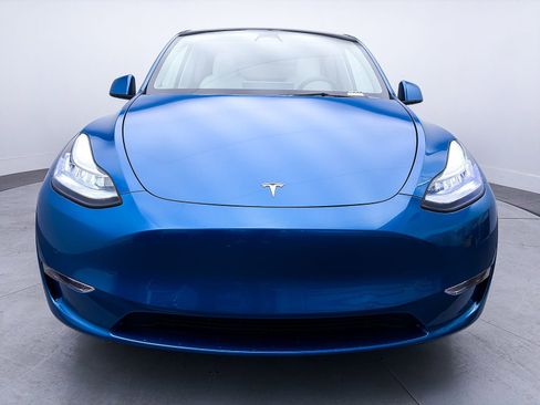Used 2022 Tesla Model Y Long Range image 10