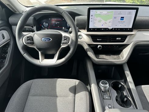 Used 2026 Ford Explorer Active AWD/4WD image 21