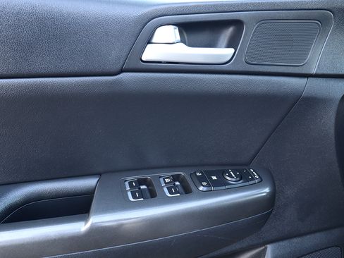 Used 2020 Kia Sportage S FWD image 24