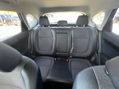 Used 2025 Kia Seltos S FWD image 37