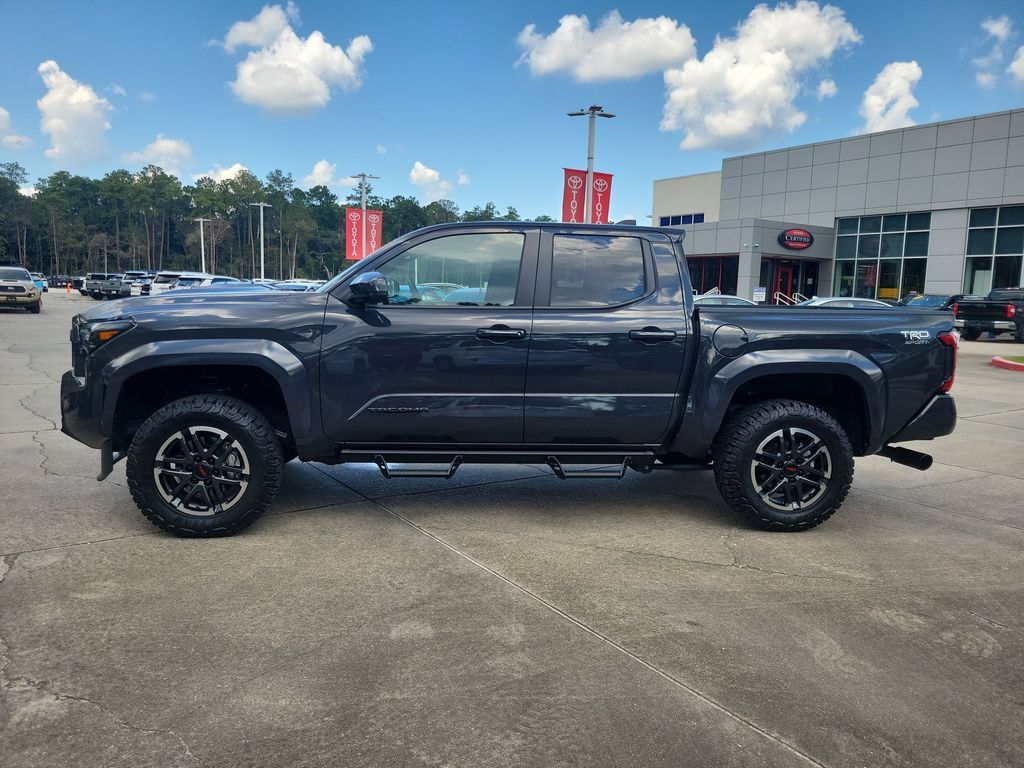 Used 2026 Toyota Tacoma TRD Sport AWD/4WD image 2