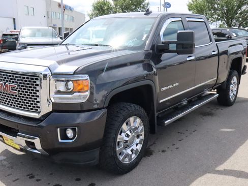 Used 2015 GMC Sierra 2500 Denali w/ Duramax Plus Package AWD/4WD image 3