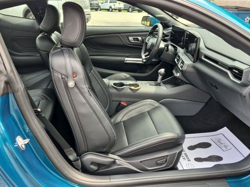 Used 2026 Ford Mustang Premium RWD image 17