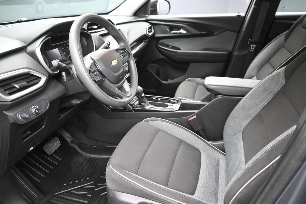 Used 2022 Chevrolet TrailBlazer LS AWD/4WD image 16