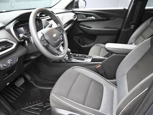 Used 2022 Chevrolet TrailBlazer LS AWD/4WD image 16