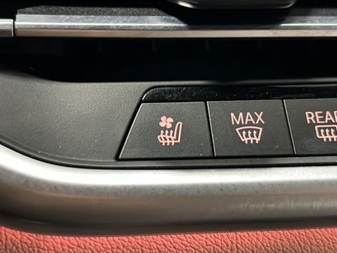 Used 2021 BMW X5 xDrive40i w/ Executive Package AWD/4WD image 30