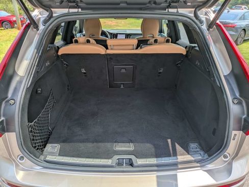Used 2023 Volvo XC60 B5 Ultimate AWD/4WD image 13
