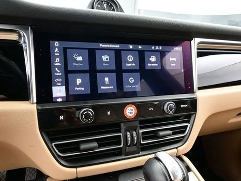 Certified 2023 Porsche Macan AWD/4WD image 10
