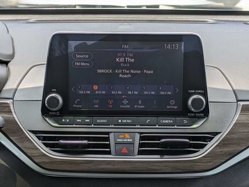Used 2023 Nissan Altima 2.5 SV FWD image 18
