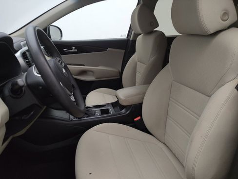 Used 2019 Kia Sorento FWD image 17