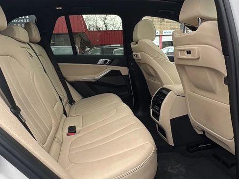Used 2021 BMW X5 xDrive40i w/ Premium Package image 22