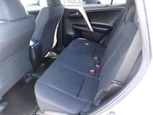 Used 2018 Toyota RAV4 XLE AWD/4WD image 10