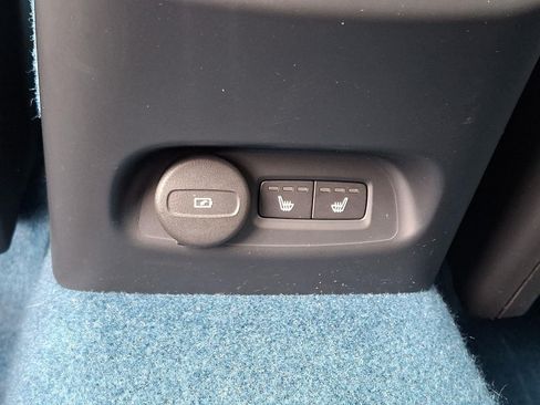 Certified 2023 Volvo XC40 Recharge Ultimate AWD/4WD image 11