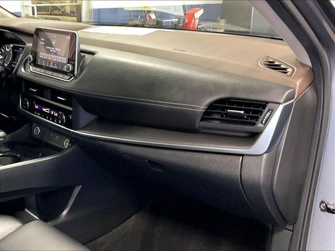 Certified 2023 Nissan Rogue SV w/ SV Premium B Package AWD/4WD image 13