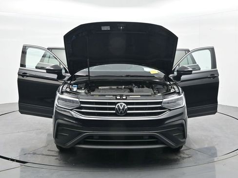 Used 2023 Volkswagen Tiguan SE FWD image 40