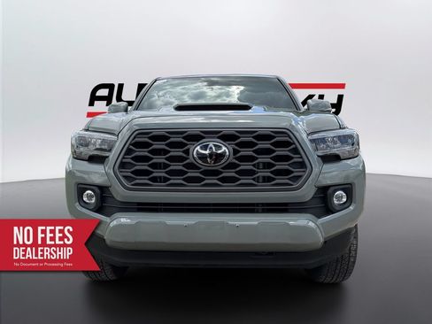 Used 2023 Toyota Tacoma TRD Sport w/ Black Out Package (TMS) AWD/4WD image 4