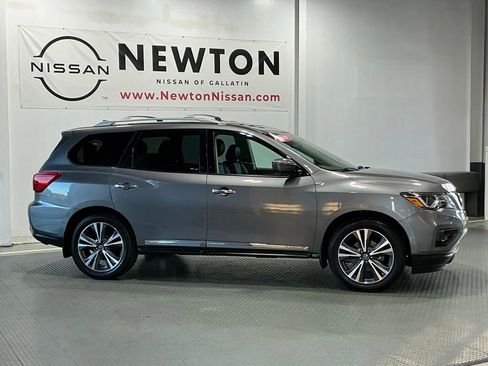 Used 2020 Nissan Pathfinder Platinum FWD image 35