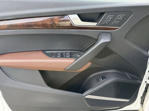 Used 2018 Audi Q5 2.0T Premium Plus w/ Premium Plus Package image 11