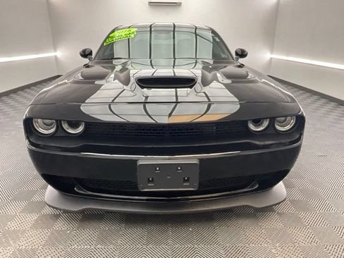 Used 2016 Dodge Challenger SRT Hellcat RWD image 2
