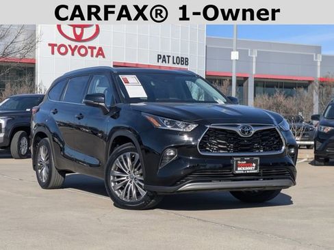 Used 2022 Toyota Highlander Platinum image 2