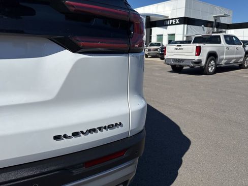 Used 2025 GMC Acadia Elevation FWD image 33