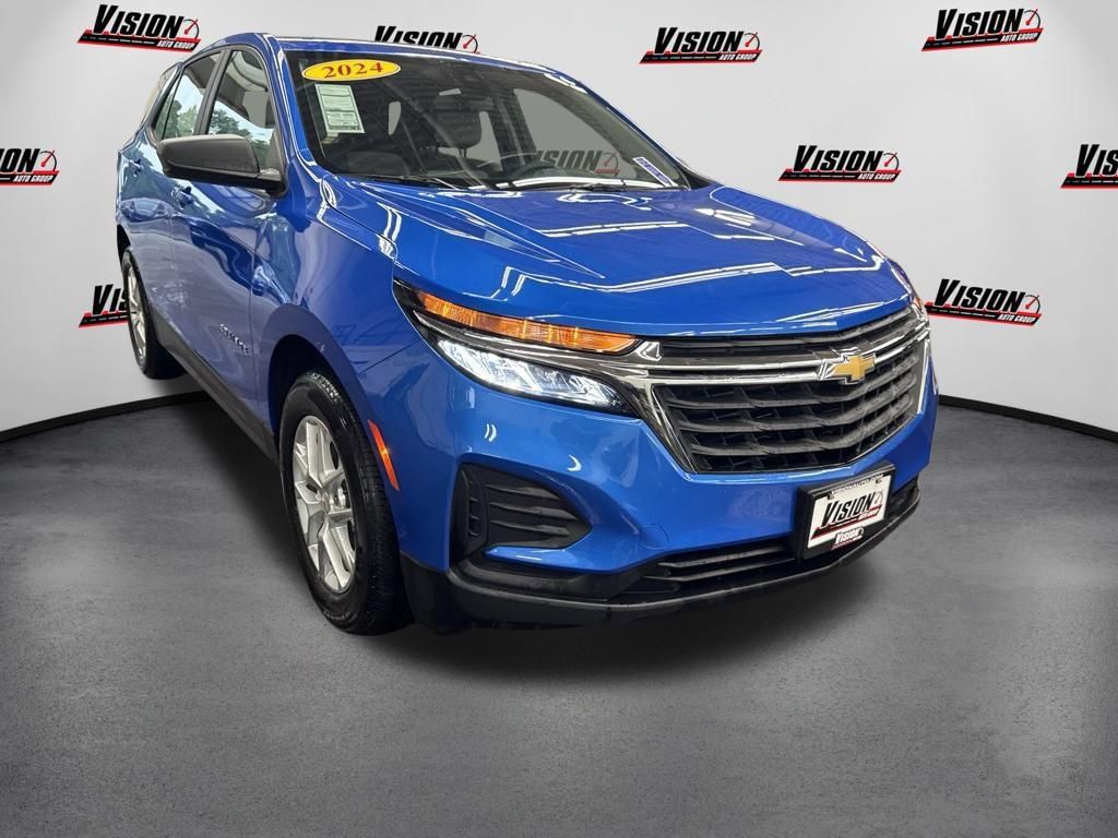 Used 2024 Chevrolet Equinox LS FWD image 3