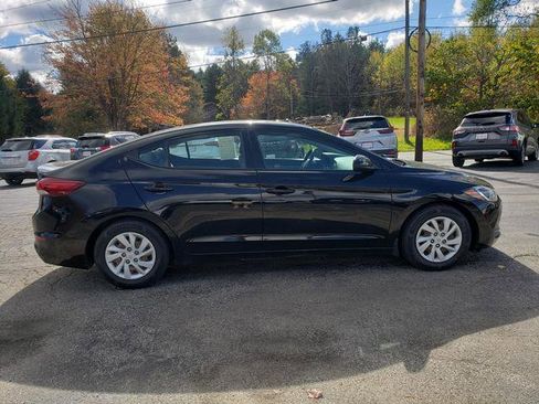 Used 2017 Hyundai Elantra SE image 8