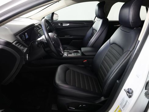 Used 2018 Ford Fusion SE w/ Equipment Group 201A image 14