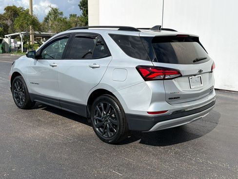 Used 2022 Chevrolet Equinox RS AWD/4WD image 3