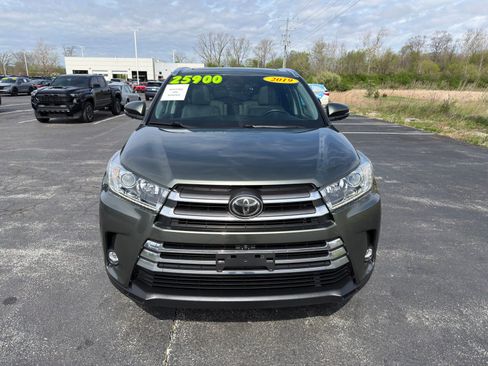 Used 2019 Toyota Highlander Limited Platinum image 9