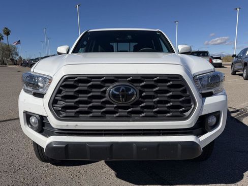 Used 2022 Toyota Tacoma TRD Off-Road image 8