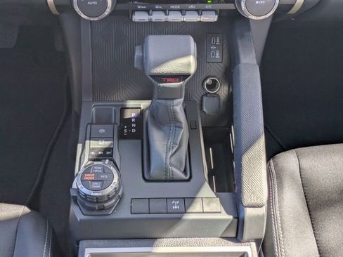 Used 2026 Toyota Tacoma TRD Off-Road image 25