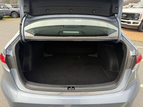 Used 2023 Toyota Corolla LE image 5