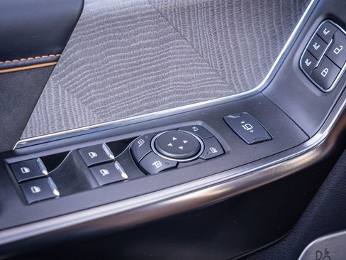 Used 2023 Ford F350 Platinum image 15