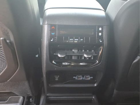 Used 2023 Jeep Grand Cherokee L Limited w/ Black Appearance Package AWD/4WD image 30