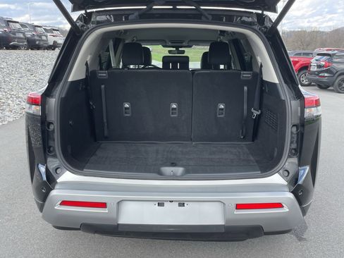 Used 2025 Nissan Pathfinder SL AWD/4WD image 5